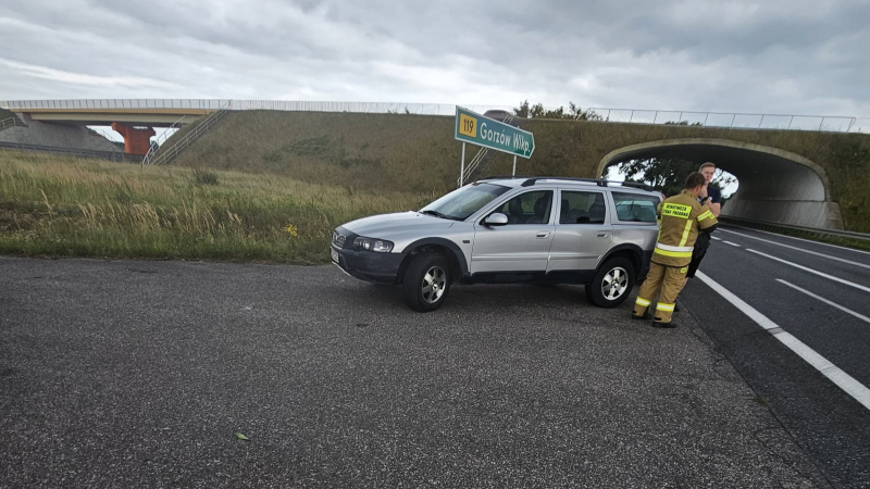 5/6 Wypadek koło Gorzowa. Volvo ciągnęło skuter wodny na przyczepce i zderzyło się z audi