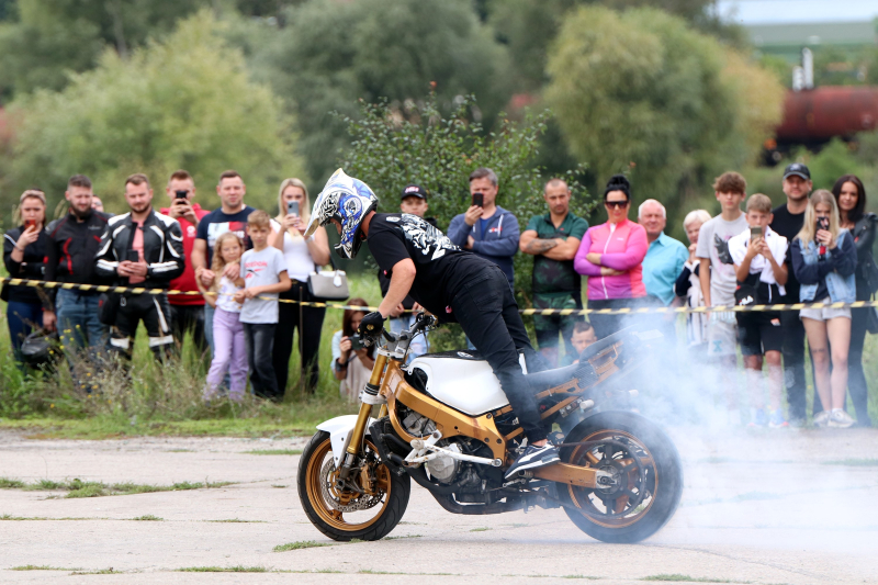 19/44 Stunt po gorzowsku. Tak bawili się motocykliści