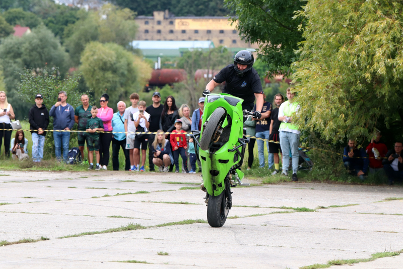 38/44 Stunt po gorzowsku. Tak bawili się motocykliści