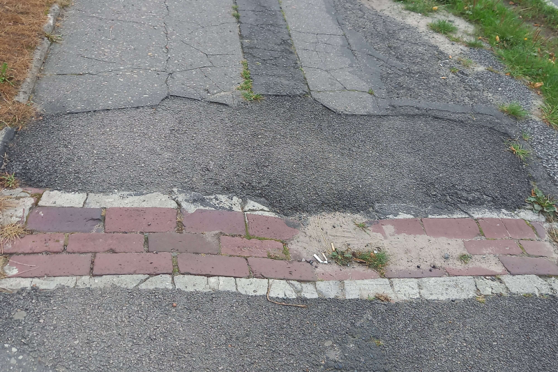 5/6 Chodniki w Gorzowie: Nierówności sięgają kilkunastu centymetrów