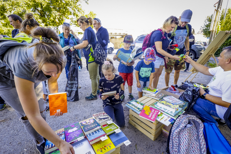 4/34 Książka za worek śmieci. Mieszkańcy Gorzowa posprzątali brzegi Warty