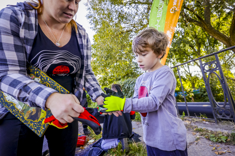 5/34 Książka za worek śmieci. Mieszkańcy Gorzowa posprzątali brzegi Warty