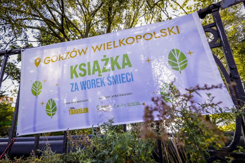 10/34 Książka za worek śmieci. Mieszkańcy Gorzowa posprzątali brzegi Warty