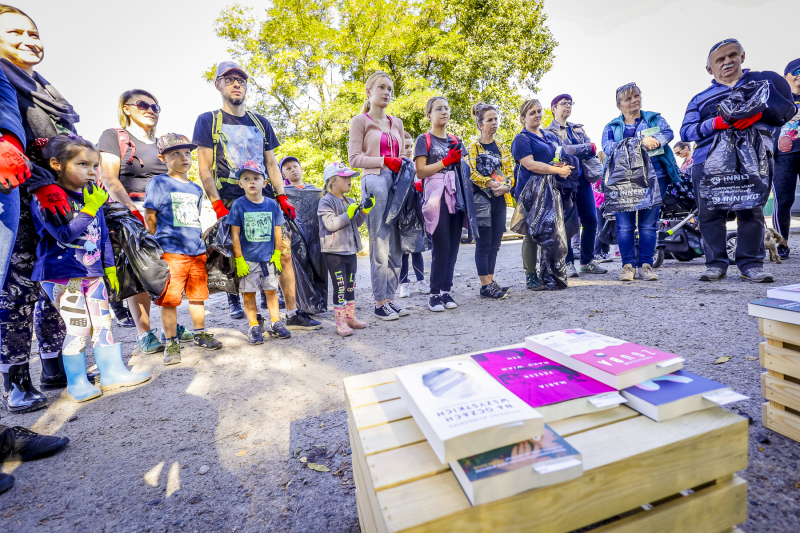 11/34 Książka za worek śmieci. Mieszkańcy Gorzowa posprzątali brzegi Warty