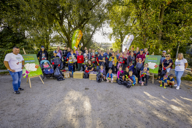 12/34 Książka za worek śmieci. Mieszkańcy Gorzowa posprzątali brzegi Warty