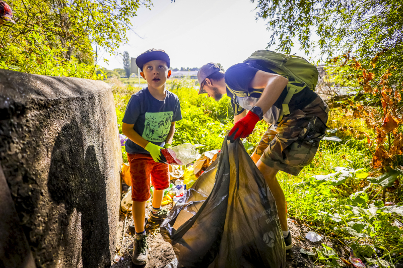 13/34 Książka za worek śmieci. Mieszkańcy Gorzowa posprzątali brzegi Warty