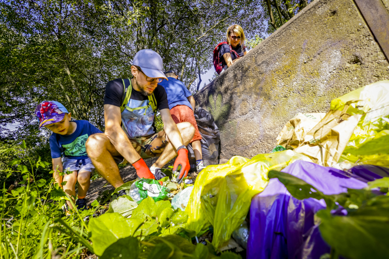 14/34 Książka za worek śmieci. Mieszkańcy Gorzowa posprzątali brzegi Warty