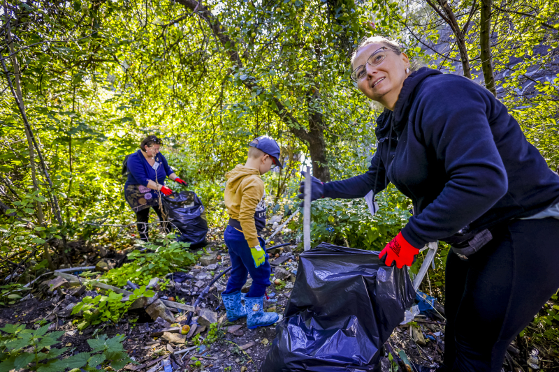 20/34 Książka za worek śmieci. Mieszkańcy Gorzowa posprzątali brzegi Warty