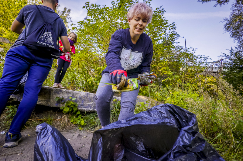 33/34 Książka za worek śmieci. Mieszkańcy Gorzowa posprzątali brzegi Warty