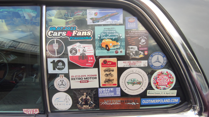 22/27 Motoryzacyjne perełki na zjeździe klasyków wieczorową porą w Gorzowie 