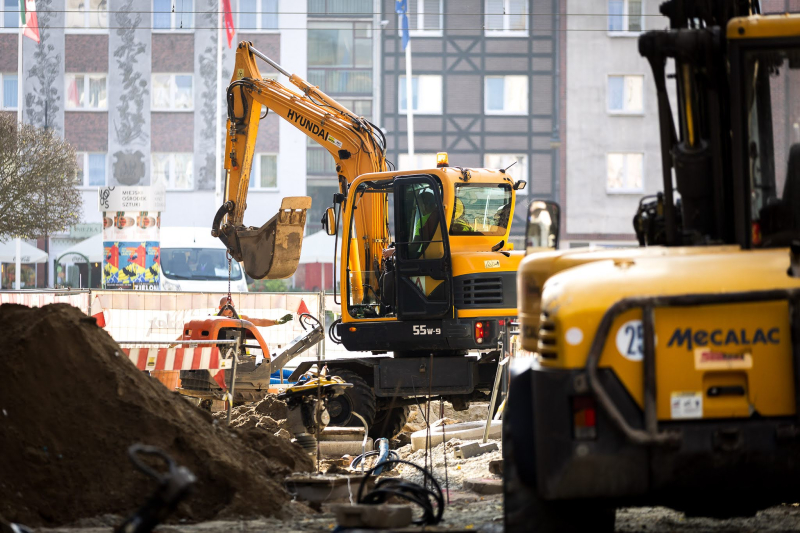16/16 Wznowiono prace przy ul. Hawelańskiej i Wełniany Rynek w Gorzowie