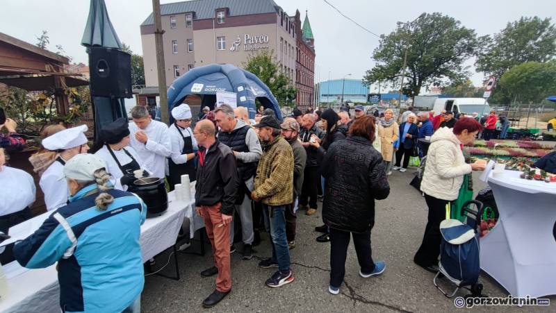 10/11 Smaki dzikiego lasu na ryneczku w Gorzowie