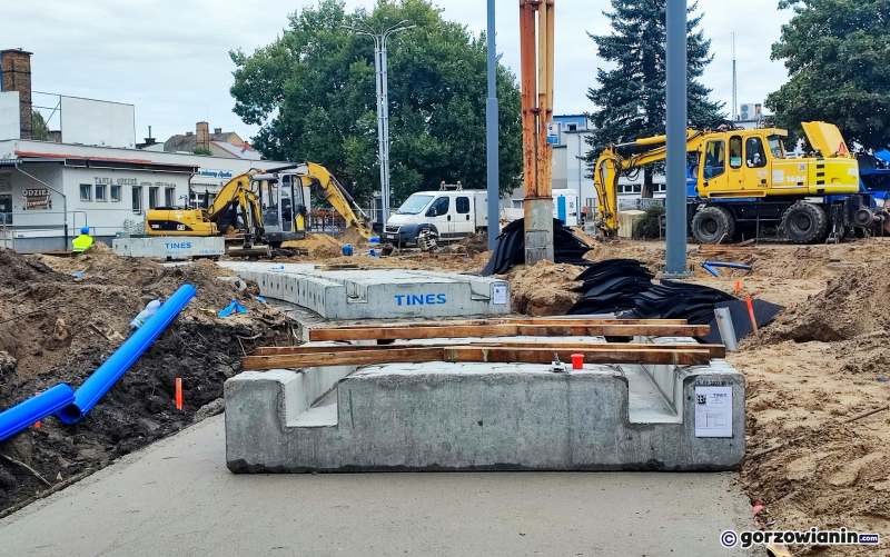 5/5 Trwa układanie torowiska na Dworcowej w Gorzowie