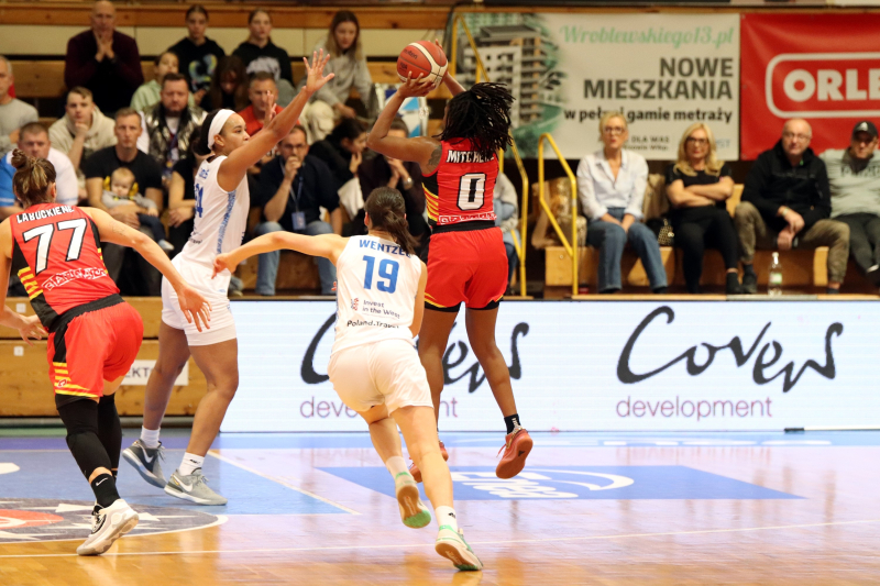 24/42 InvestInTheWest Enea Gorzów - Spar Girona