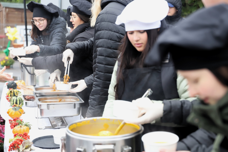 4/16 Pyszności na gorzowskim ryneczku. Zupa i bigos z dyni