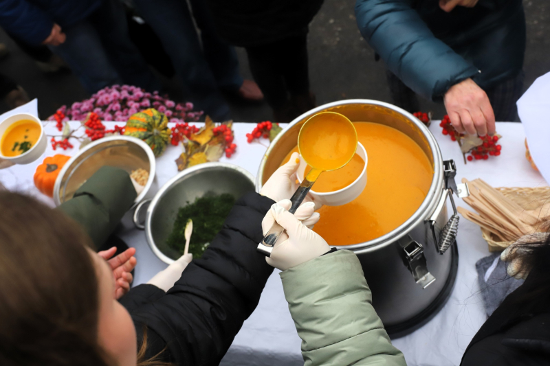 6/16 Pyszności na gorzowskim ryneczku. Zupa i bigos z dyni