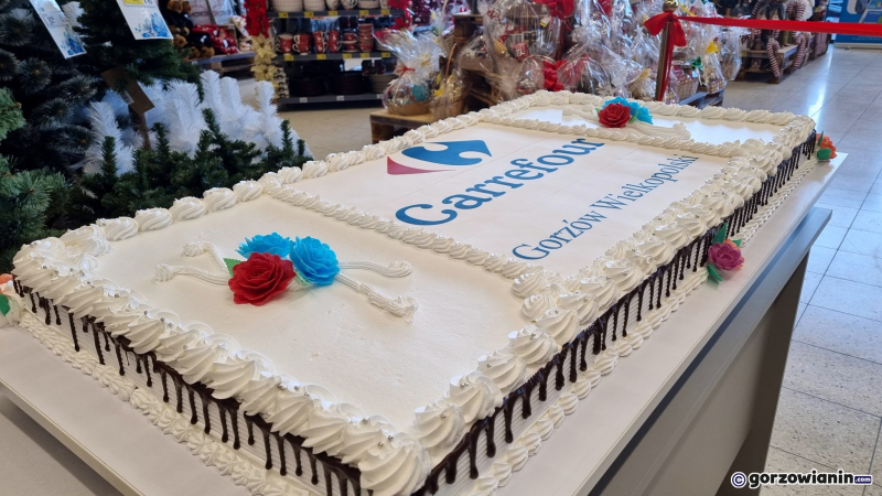 7/20 Otwarcie hipermarketu Carrefour w Gorzowie