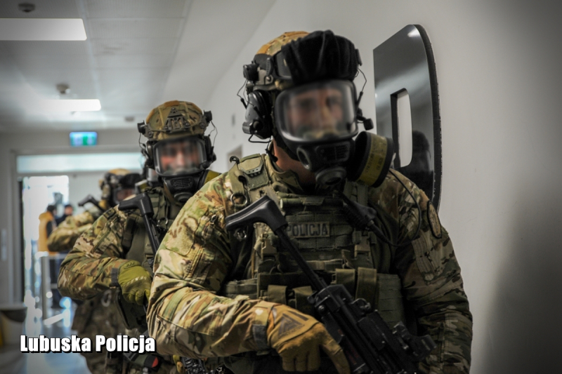 6/9 Napastnik wziął zakładników. Ćwiczenia służb z Lubuskim Urzędzie Wojewódzkim