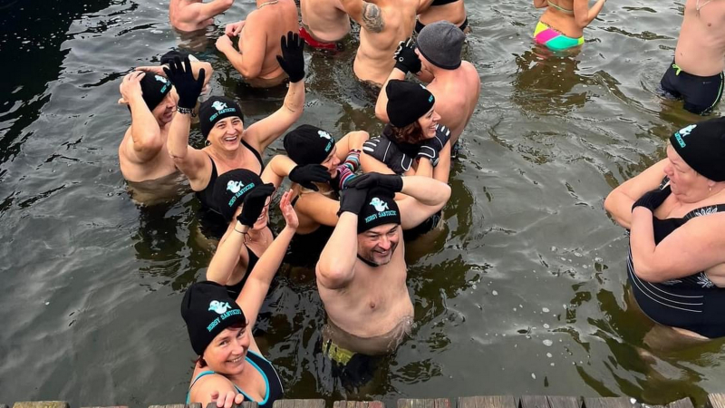 9/10 Morsy opanowały jezioro Nierzym