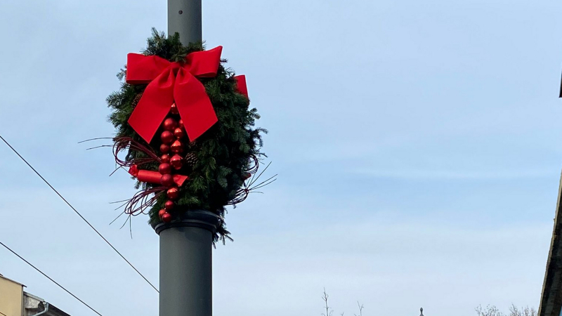 6/7 Trwa montaż świątecznych ozdób w Gorzowie