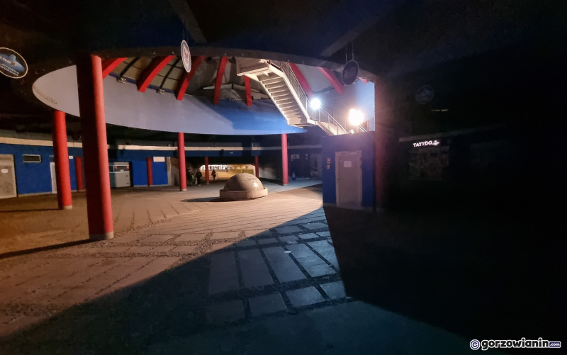 5/6 Sytuacja w przejściu podziemnym pod Dominantą po pożarze