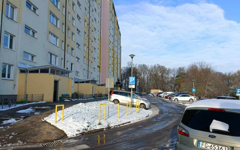 4/16 Osiedlowe uliczki przy ul. Kochanowskiego i Dąbrowskiej na os. Staszica w Gorzowie