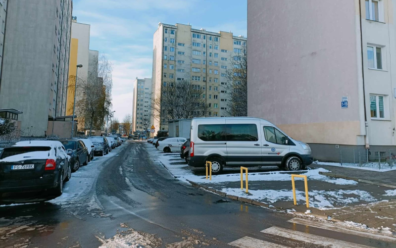 9/16 Osiedlowe uliczki przy ul. Kochanowskiego i Dąbrowskiej na os. Staszica w Gorzowie