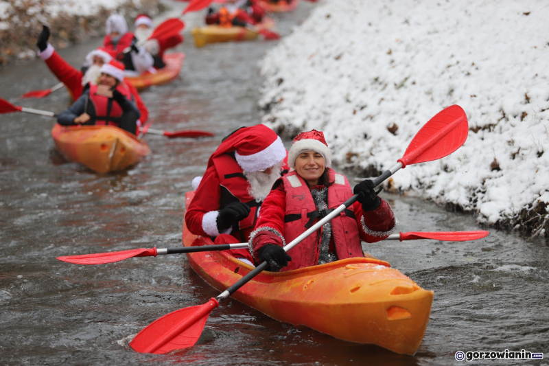 10/17 Orszak Mikołajów w kajakach przypłynął do Gorzowa