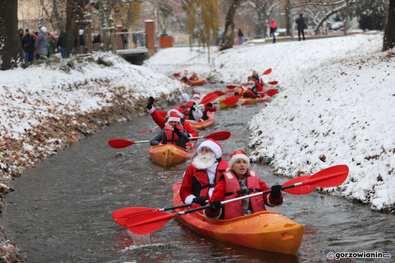 11/17 Orszak Mikołajów w kajakach przypłynął do Gorzowa