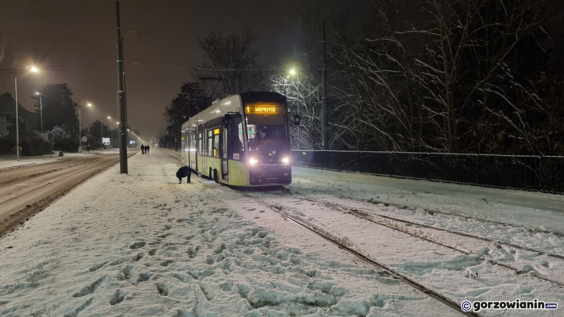 2/5 Tramwaj wypadł z szyn przy ul. Kostrzyńskiej w Gorzowie