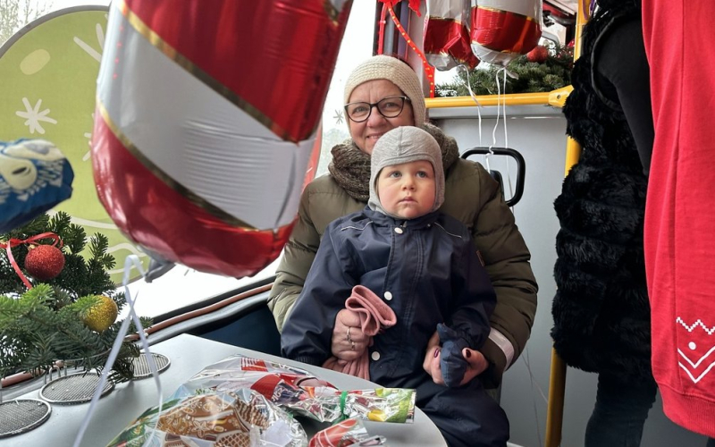 5/13 Świąteczny smaczny tramwaj. Za sterami święty Mikołaj