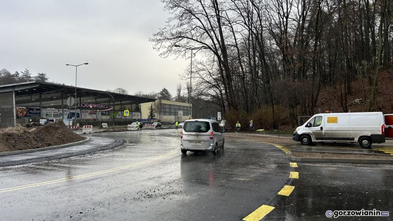 9/10 Kierowcy mogą jeździć pierwszą częścią ronda przy Słowiance w Gorzowie