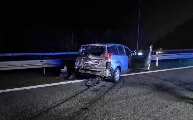 4/7 Zderzenie volkswagena i peugeota na S3 koło Gorzowa