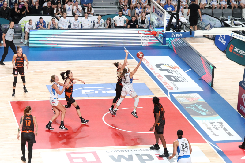 33/49 Horror z happy endem w Arenie Gorzów