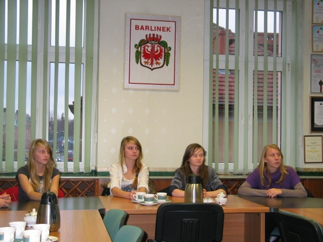 4/12 Barlinek: Pamiątkowe medale dla młodych piłkarek