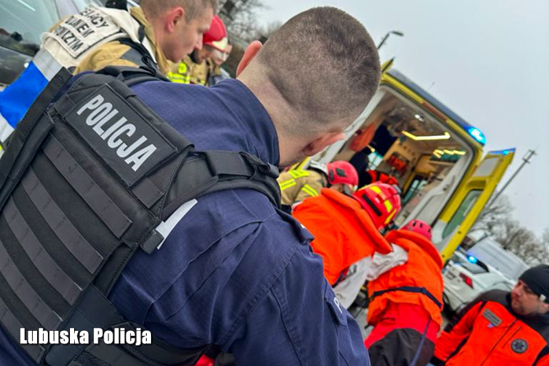 4/4 Mężczyzna wskoczył do Warty w Gorzowie. Został uratowany