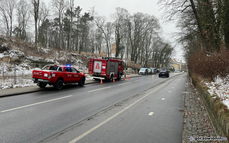 5/6 Służby przeszukują piwnice w dawnej leżakowni przy Walczaka