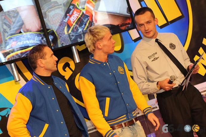 23/55 Prezentacja nowych zawodników w Galerii Askana