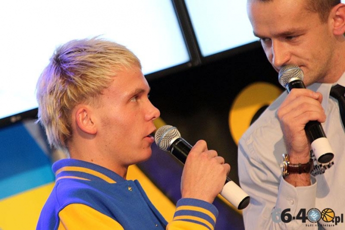 26/55 Prezentacja nowych zawodników w Galerii Askana