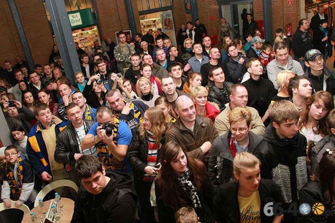 30/55 Prezentacja nowych zawodników w Galerii Askana