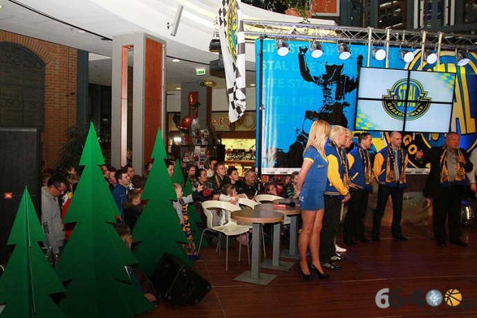 35/55 Prezentacja nowych zawodników w Galerii Askana