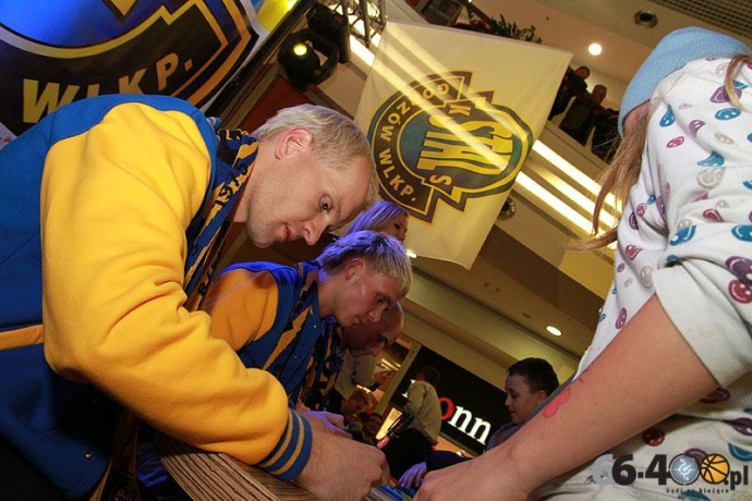 51/55 Prezentacja nowych zawodników w Galerii Askana