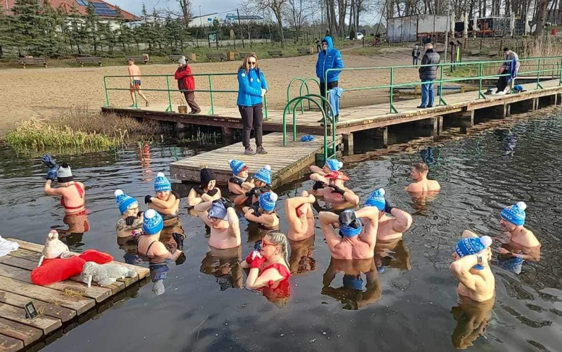 13/13 Klub Morsów Eskimo wspierał WOŚP w Kłodawie