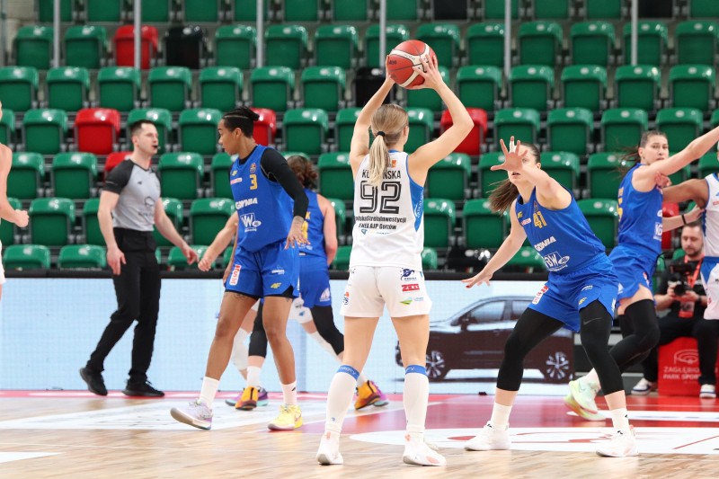 12/33 Gorzowskie koszykarki pokonały Arkę Gdynia w Pucharze Polski