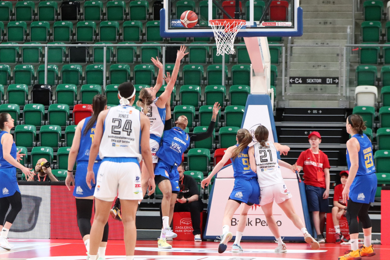 14/33 Gorzowskie koszykarki pokonały Arkę Gdynia w Pucharze Polski