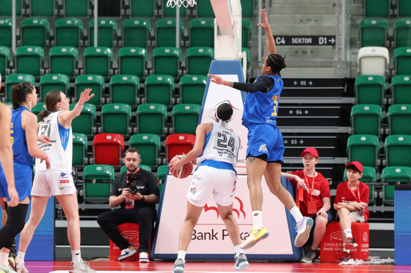 15/33 Gorzowskie koszykarki pokonały Arkę Gdynia w Pucharze Polski