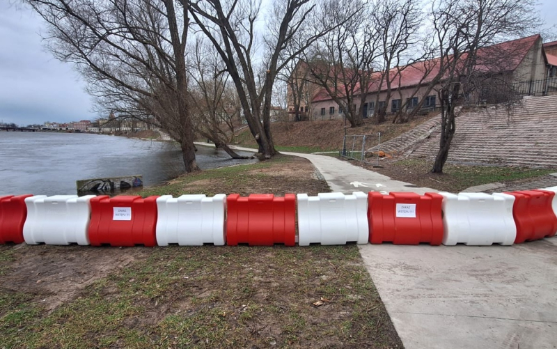 7/7 Zamknięta ścieżka nad Wartą w Gorzowie