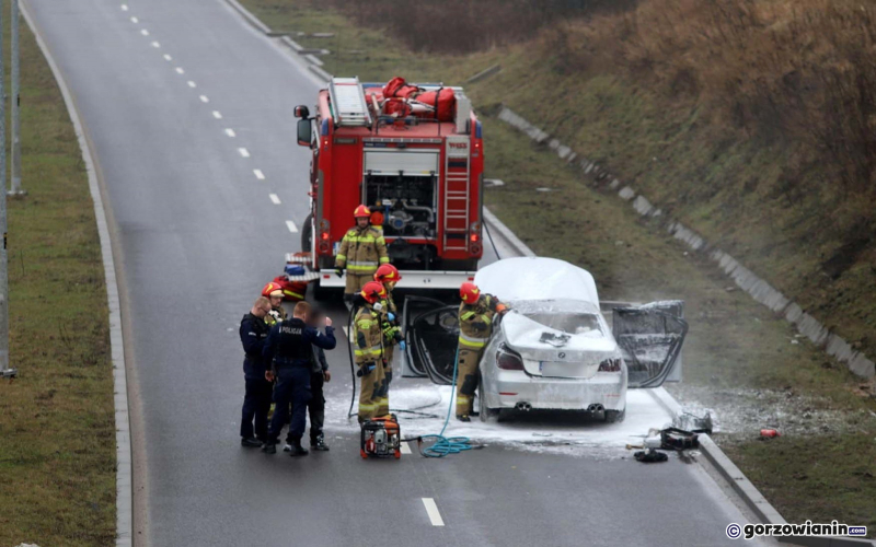 1/6 Pożar BMW przy ul. Łukasińskiego w Gorzowie