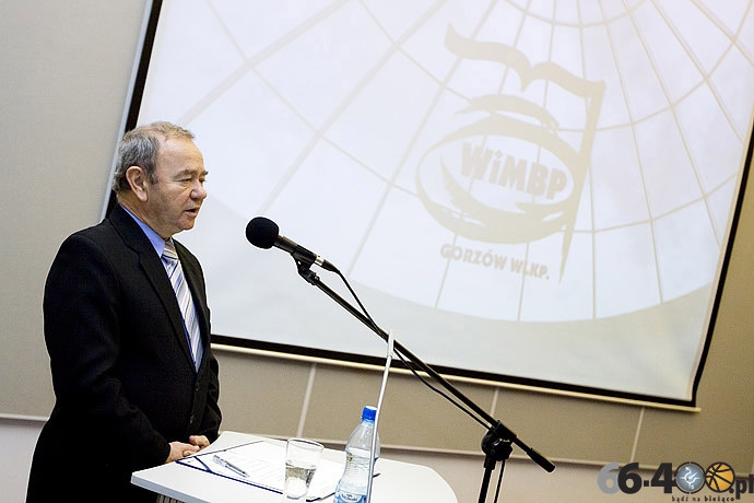 6/12 Gorzów: WiMBP - Odsłonięcie tablicy pamiątkowej patronowi Zbigniewowi Herbertowi