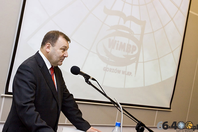 9/12 Gorzów: WiMBP - Odsłonięcie tablicy pamiątkowej patronowi Zbigniewowi Herbertowi